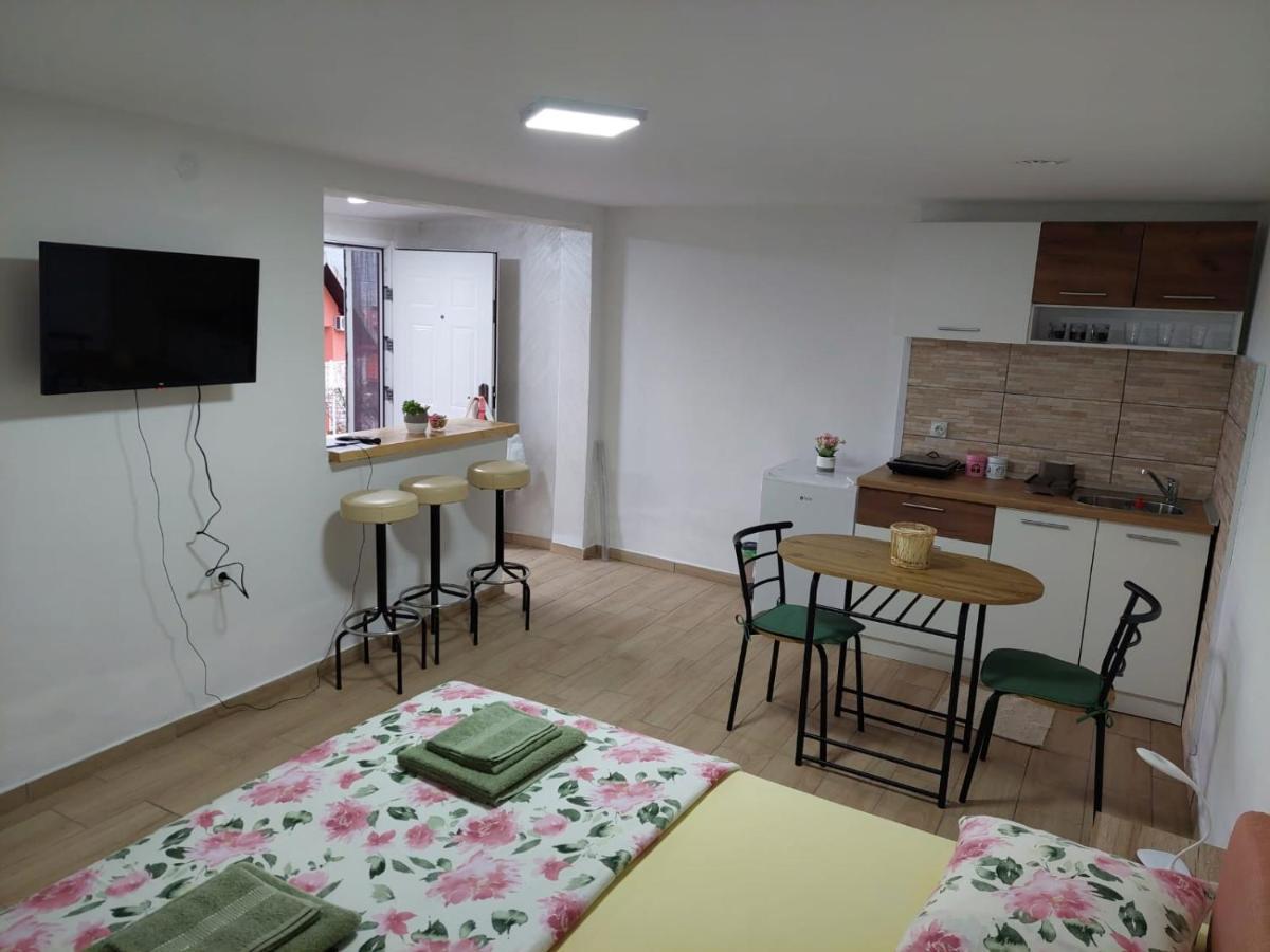 Apartmani Kuljanin โดนยี มิลาโนวัซ ห้อง รูปภาพ